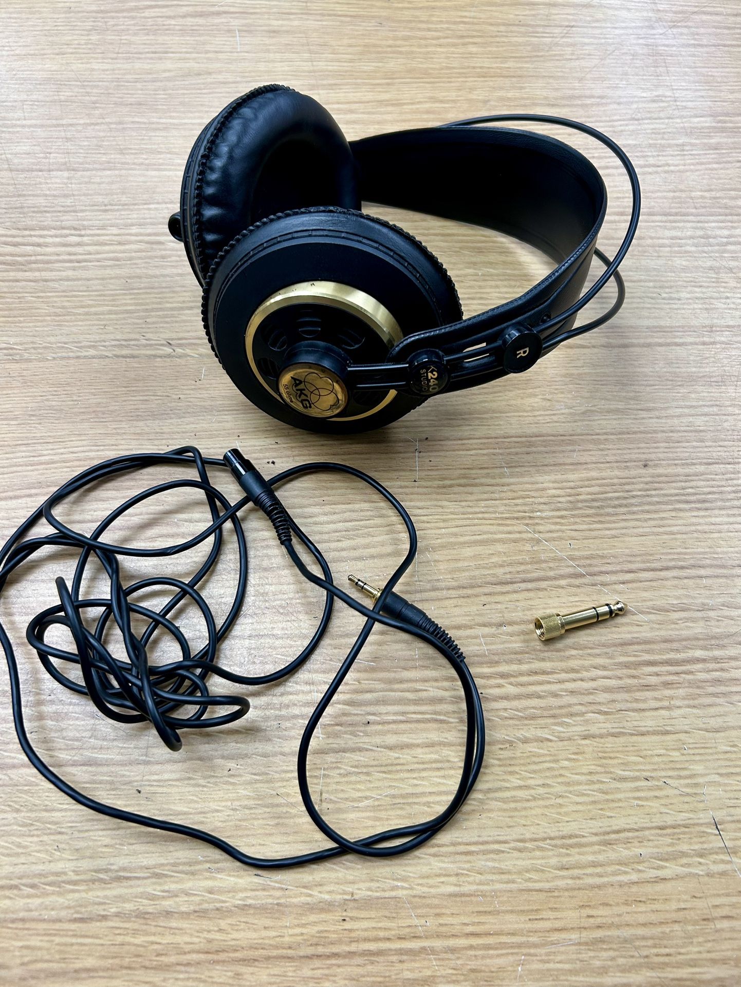 AKG K240 Studio Semi-Open Professional Studio Headphones - Excellent Condition