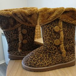 Leopard mid calf boots. Size 9 fits like 8 1/2