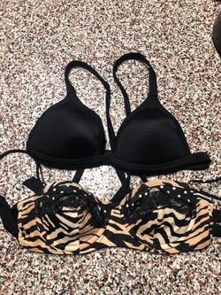 Victoria secrets bikini tops fit 32 C or D