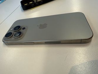 iPhone 15 pro unlocked