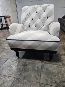 Accent chair