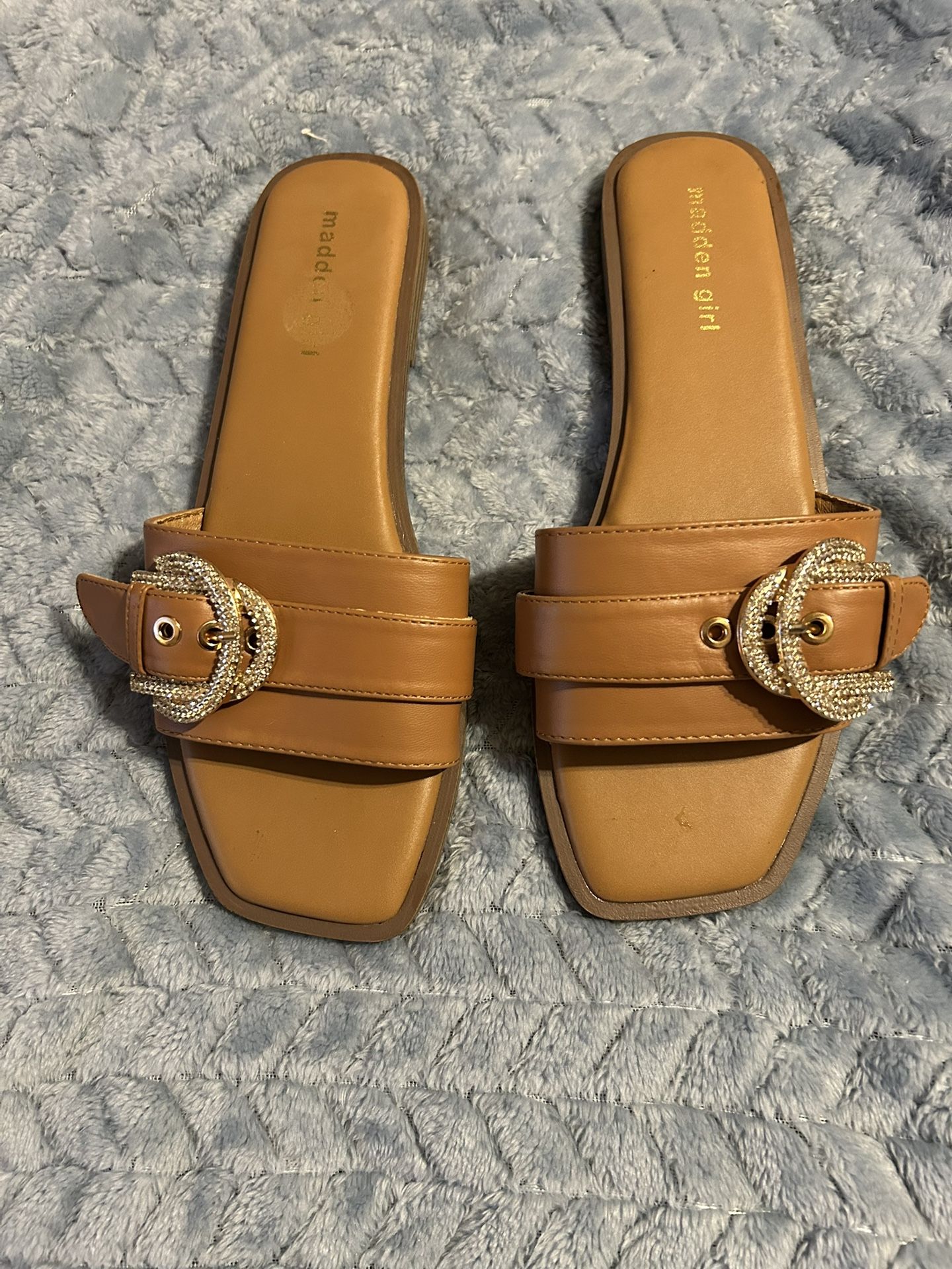 Sandles
