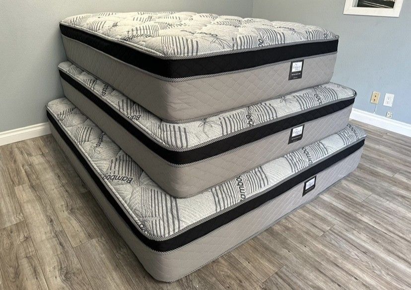 Queen Bamboo Plush Comfort Europillow Top 12inch Matres!!