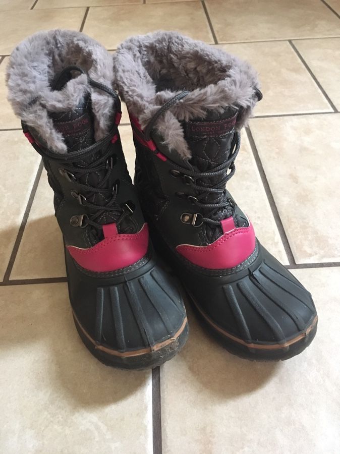 London Fog snow boots girls size 3