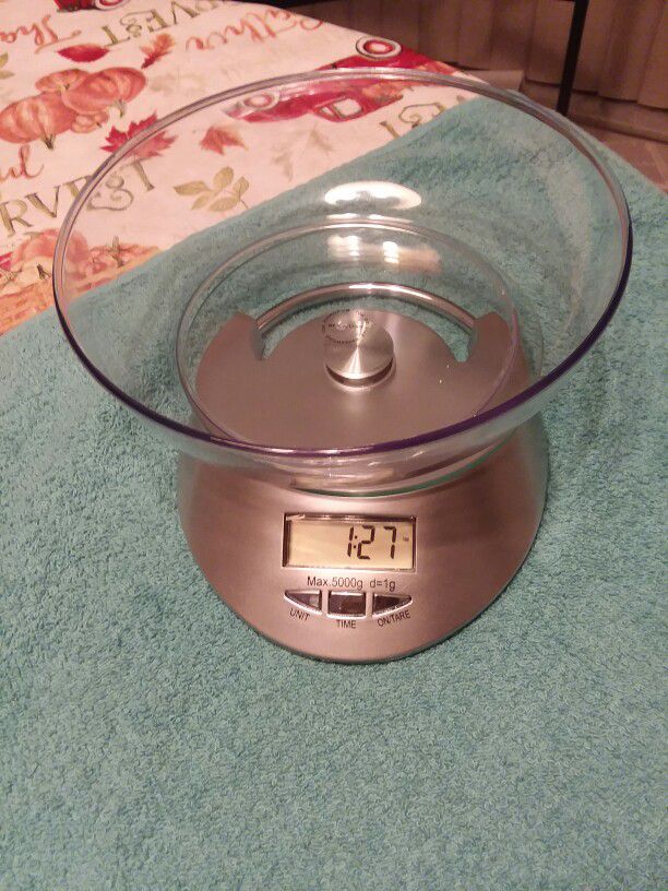 New Food Scale With Digital Clock & Measuring Bowl