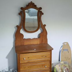 Primitive 3 Drawer Dresser With Mirror