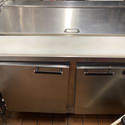 Beverage Air sandwich table