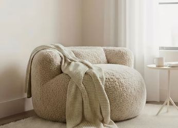NEW! Super Soft Chair