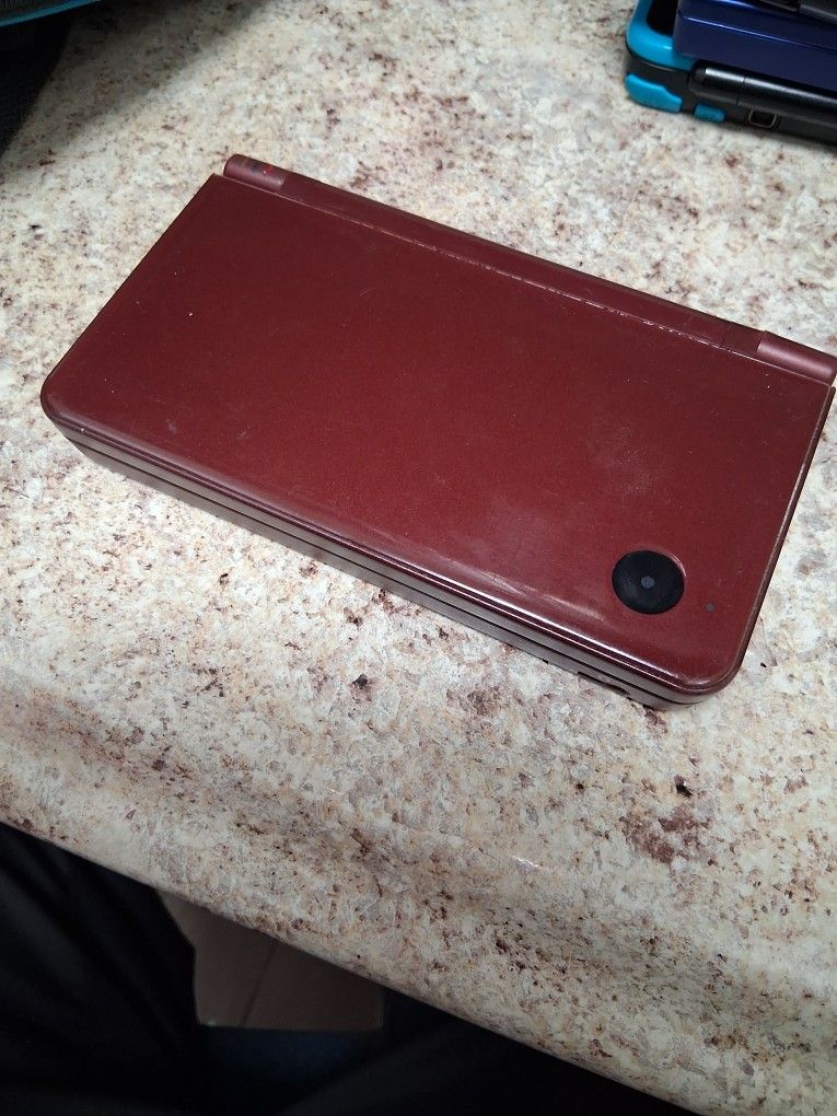 Nintendo Dsi Xl Burgundy