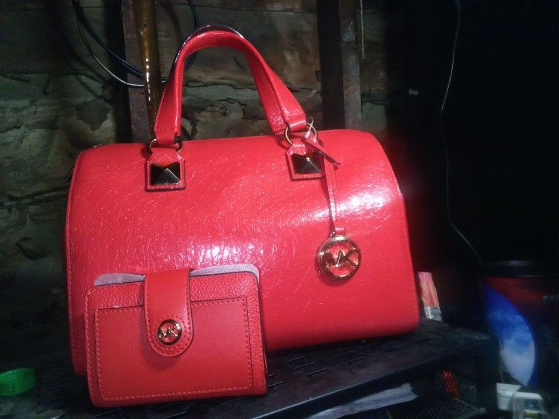 MICHAEL KORS PURSE (WALLET NOT INCLUDED)
