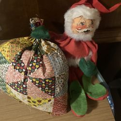 Annalee Santa Holding A Bag Of Toys 