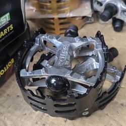 New Wellgo  oldschool Pedals 9/16 for 3 Piece Cranks 