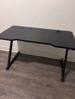 Black Gaming Desk with Cable Management