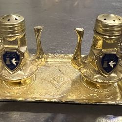 Vintage San JUAN Capistrano Salt And Pepper Shakers With Tray 