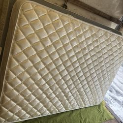 Very Clean Like New Serta Full Size Matching Mattress and Boxspring Set