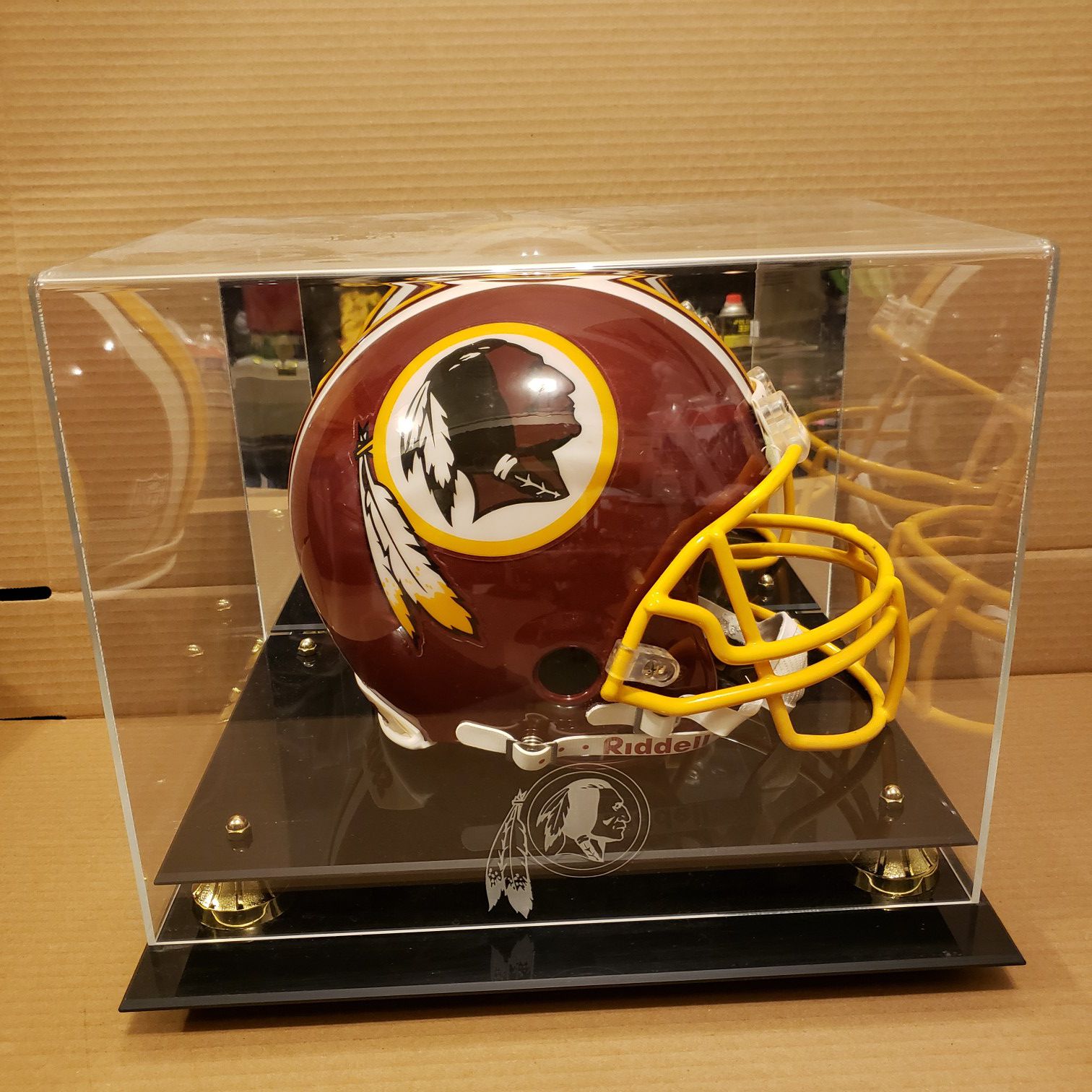 NFL Washington Redskins Authentic Riddell Full Size Helmet with Mirror Back Display Case