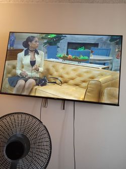 Hisense 55 inch 4K HDR Smart TV with remote and stand