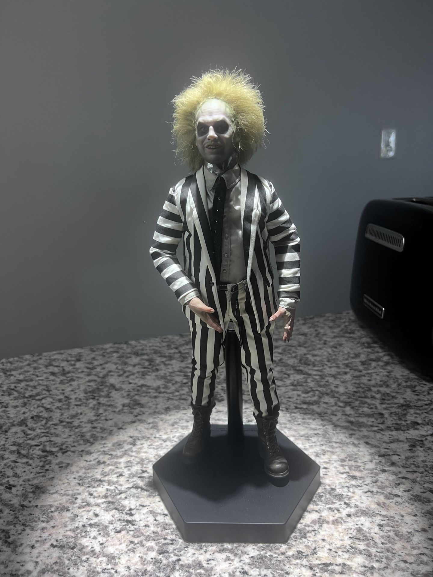 Sideshow 1/6th Scale Beetlejuice Posable Action Figure