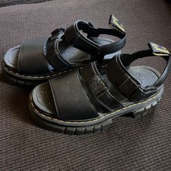 Dr Martin Sandals 