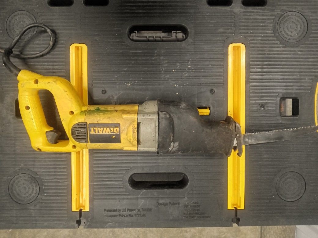 DeWalt Corded Sawsall
