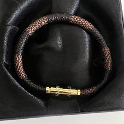 Lv Bracelet 