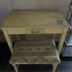 Small Wood Desk With Bench