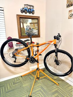 Specialized myka mountain bike 29”