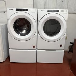Set of washer machine Whirlpool and gas dryer. In perfect conditions and works perfectly. Washer machine capacity of 4.5 and dryer capacity 7.4. 