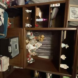 ENTERTAINMENT CENTER 