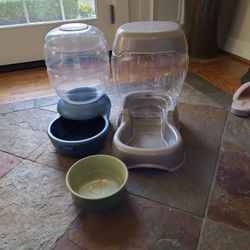 Dog Bowl And Feeder Set! 