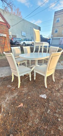 Beautiful Dining Set  & 6 Chairs 