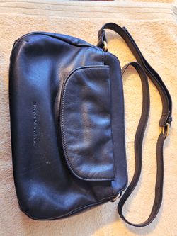 STONE MOUNTAIN LEATHER Handbag: Great Condition; 6 Compartments to Stay Organized. Superb Quality, Paid $90!