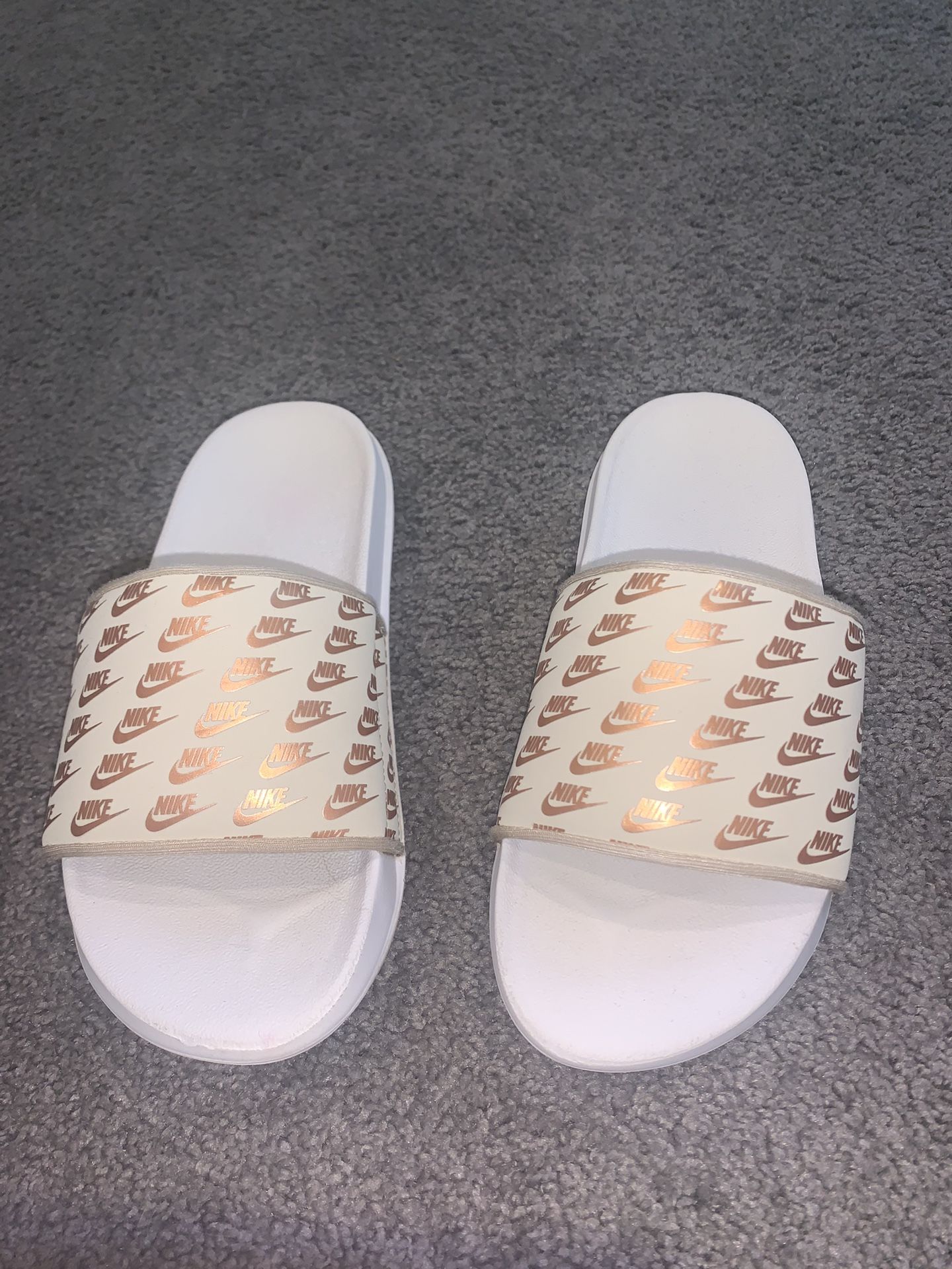 Nike sandels in cream and gold size 7