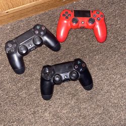 PS4 controllers