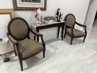 Small Brown Table With Chairs