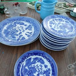 22 PC Blue Willow Collectible Dishes