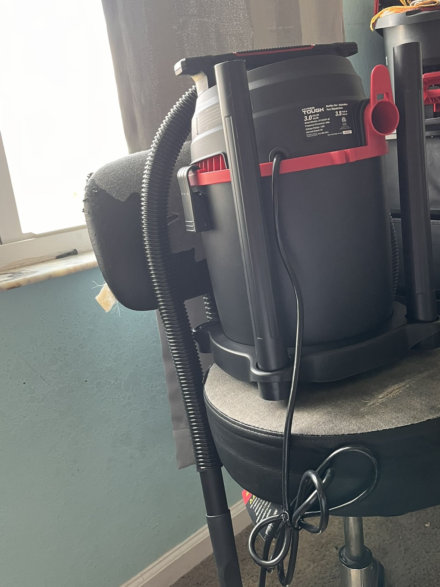 Hyper Tough 3 Gallon 3.5 HP Poly Wet Dry Vacuum for Home, Car, Garage & Workshop  in