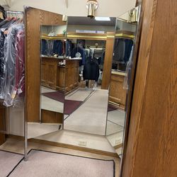 3-Panel Dressing Room Mirror – Retail / Boutique Display