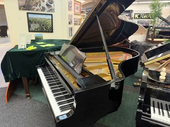 Grand Piano- 6ft 1 Young Chang