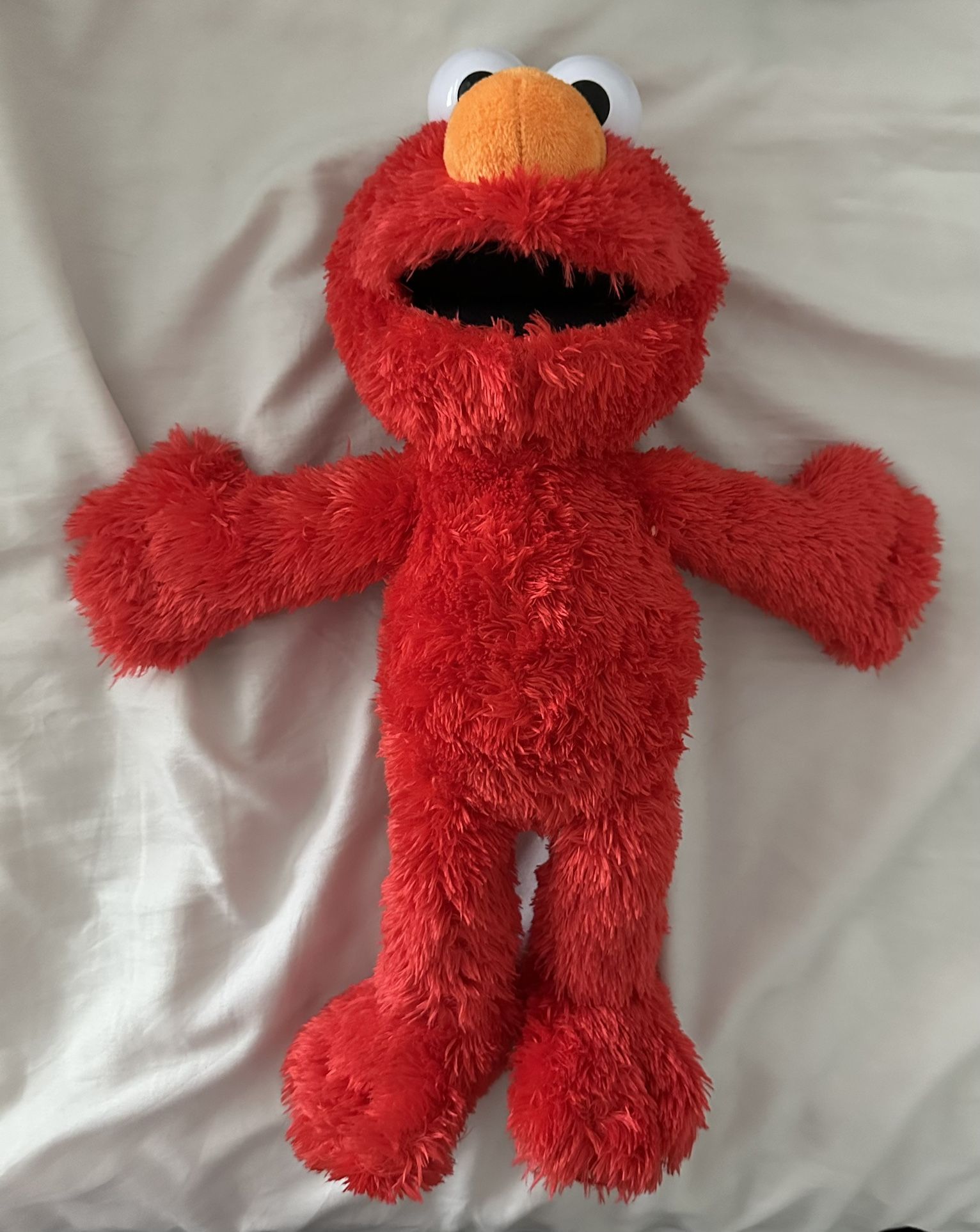 2016 Hasbro Tickle Me Elmo