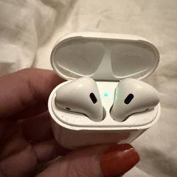 AirPods Gen 2 Like New 1