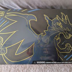 Sealed Pokemon Charizard Ultra-Premium Collection
UPC