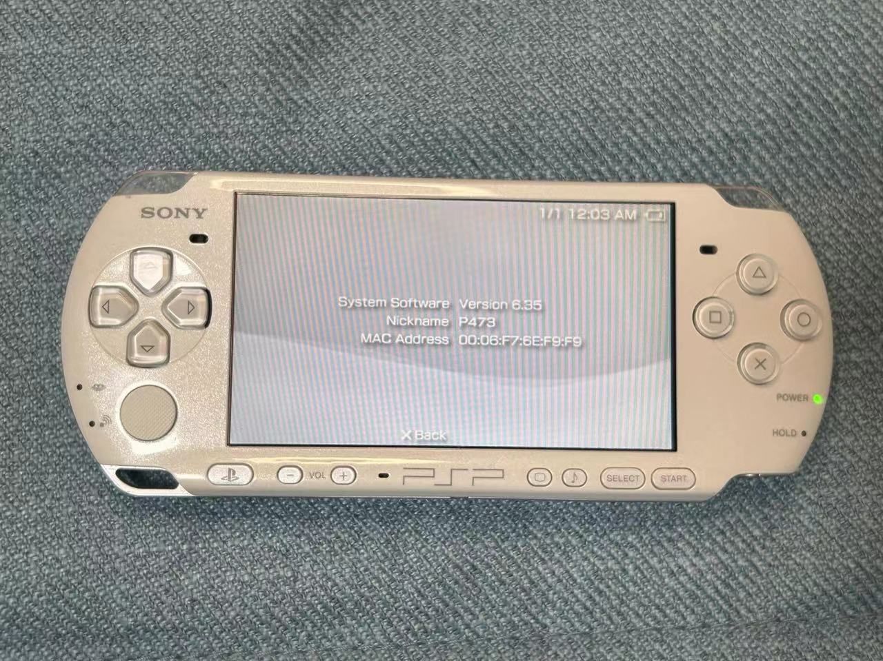 Original white PSP-3000 in excellent cosmetic condition, fully functional. Personal collection. The screen is flawless with no scratches, and the ove