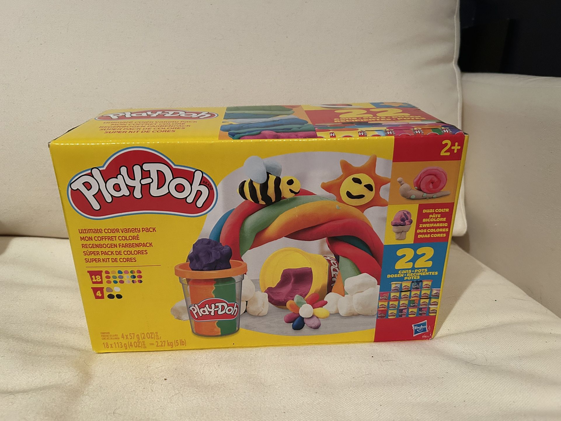 Play-Doh 22 Pack Ultimate Color Variety, Bulk Assorted Colors, 2 & 4 Ounce Modeling Compound Cans, Kids Arts & Crafts, Preschool Toys, Back to School