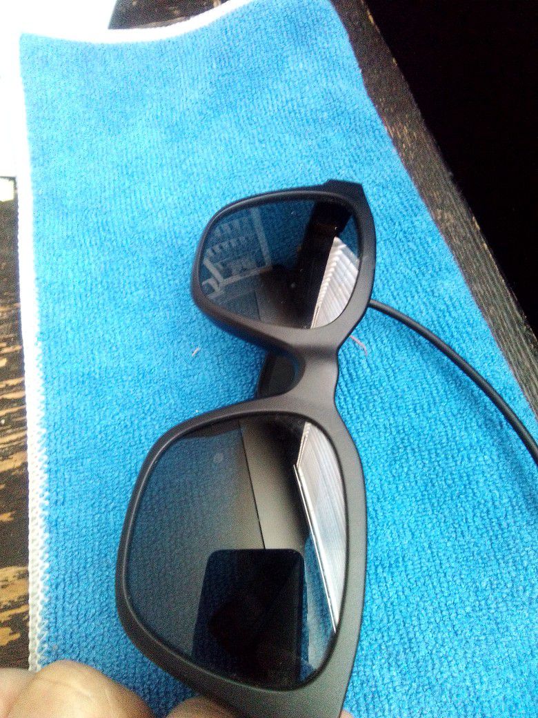 Bose Sun Glasses With speakers