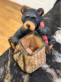 VTG Resin Bear Holding Fish Wicker Basket Fishing Rustic Country Cabin 6.5x7x8"