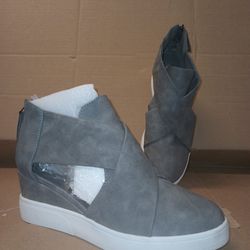 Women Journee Crisscross Wedges Size 10