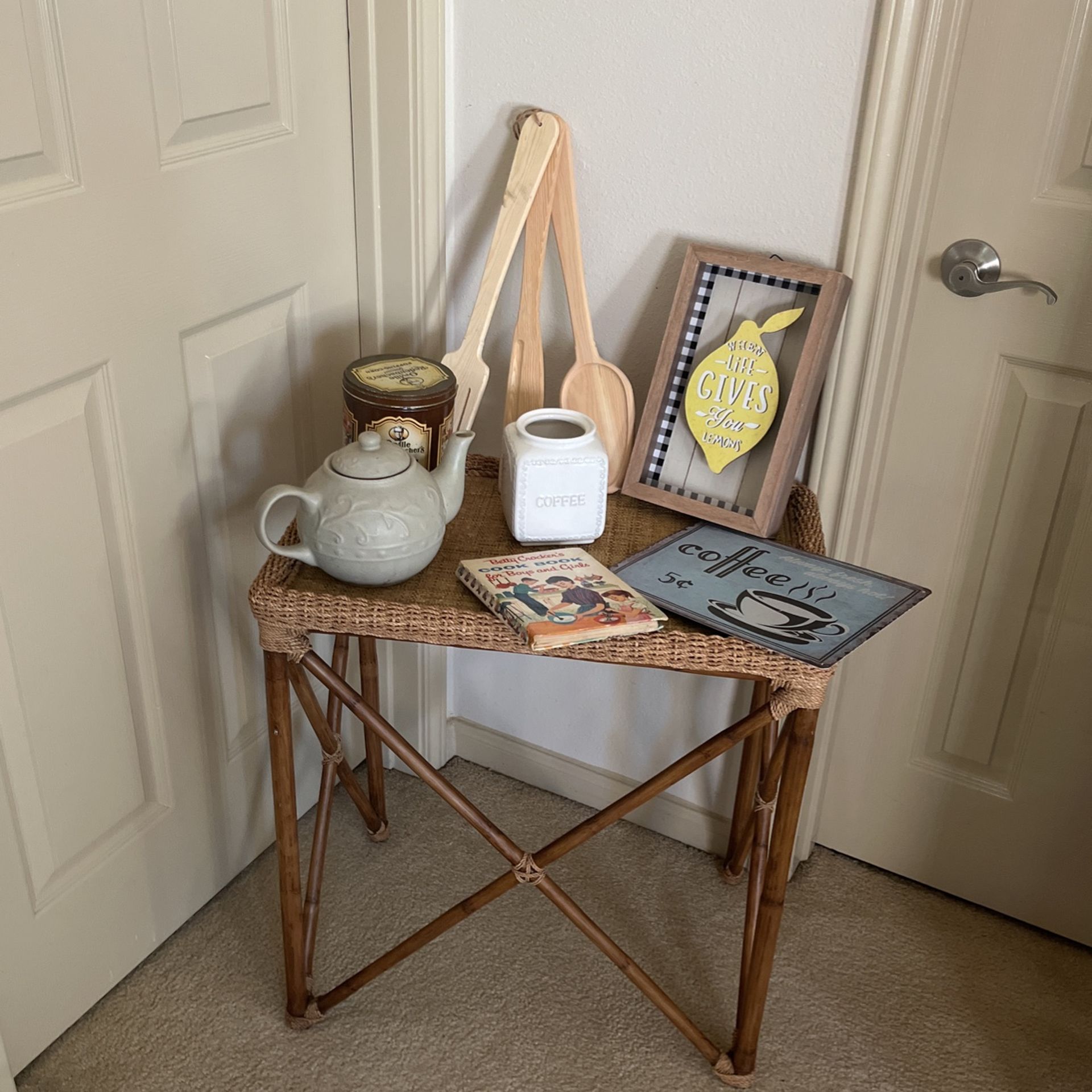 Farmhouse Kitchen Decor And Accent Table