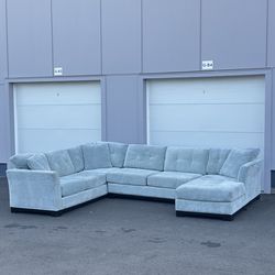 Mint Green 3 Piece Sectional 🛋️