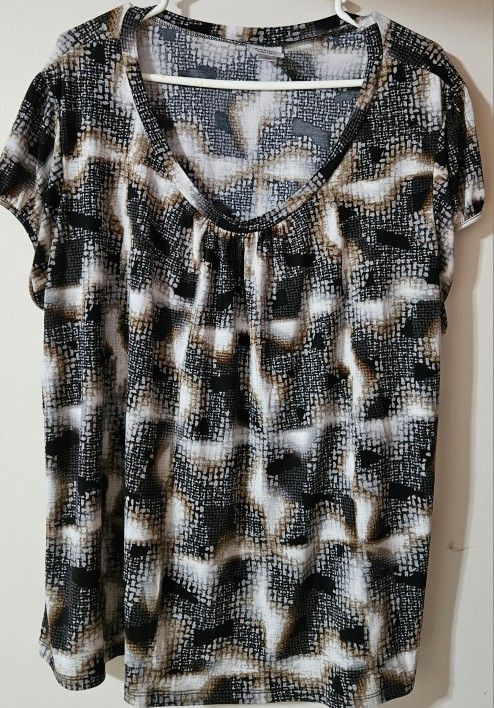 2X WOMAN'S WORTHINGTON STRETCH LIGHTWEIGHT TOP